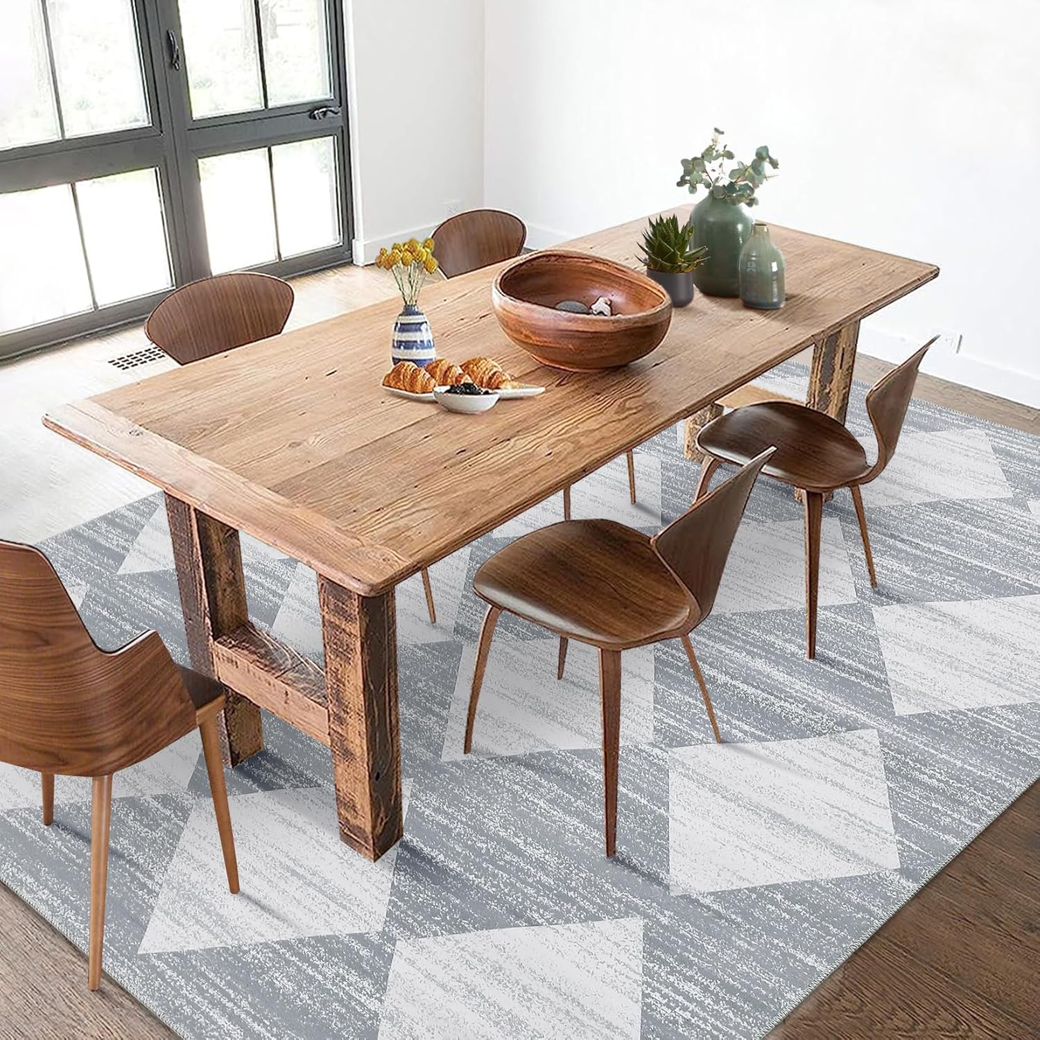 Grey and white diamond staggered pattern carpet